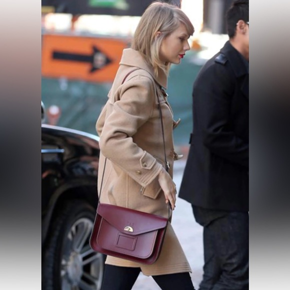 The Cambridge Satchel Company Handbag made in Great Britain- doesn’t lock close - Picture 10 of 10